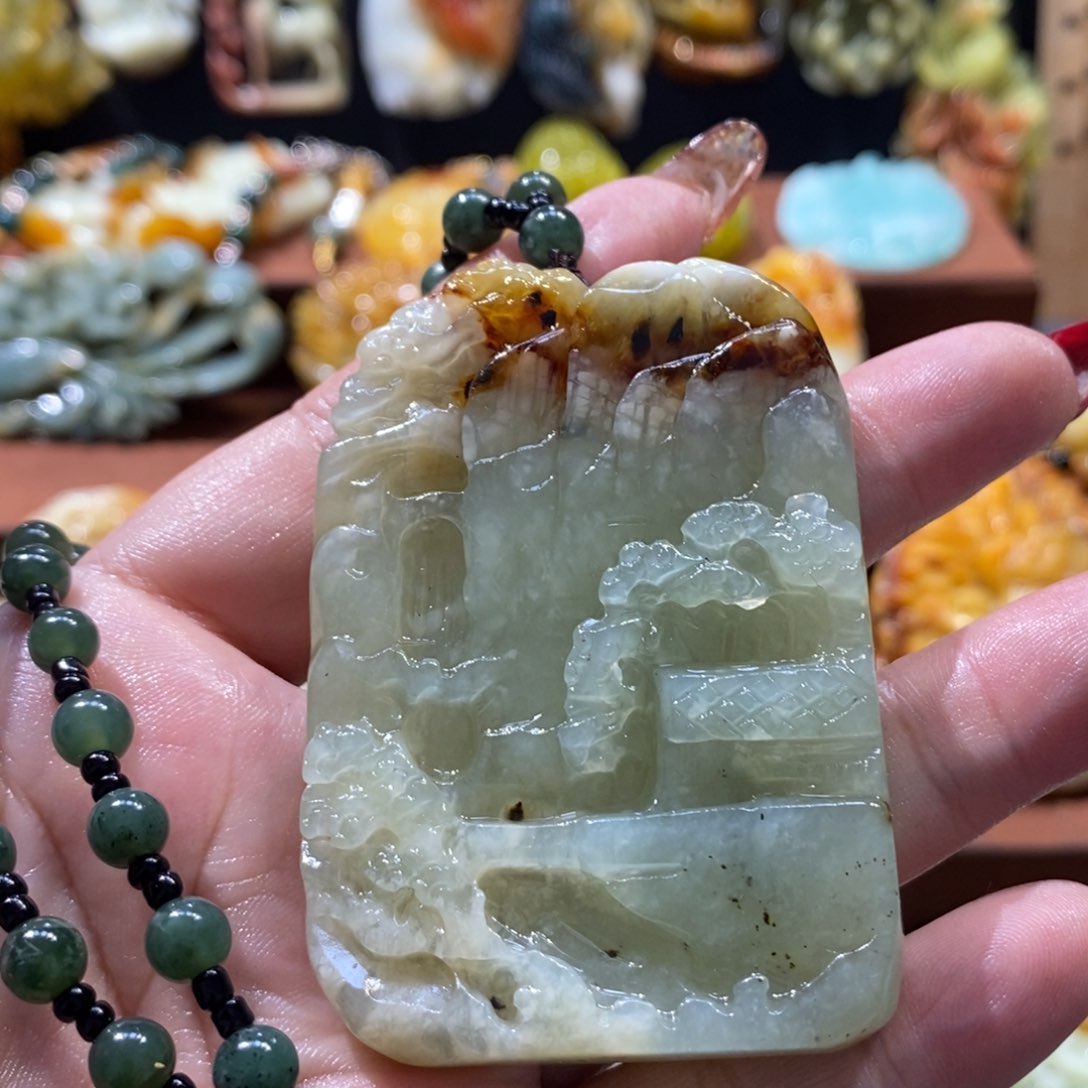 蛇纹石玉颈饰未镶嵌