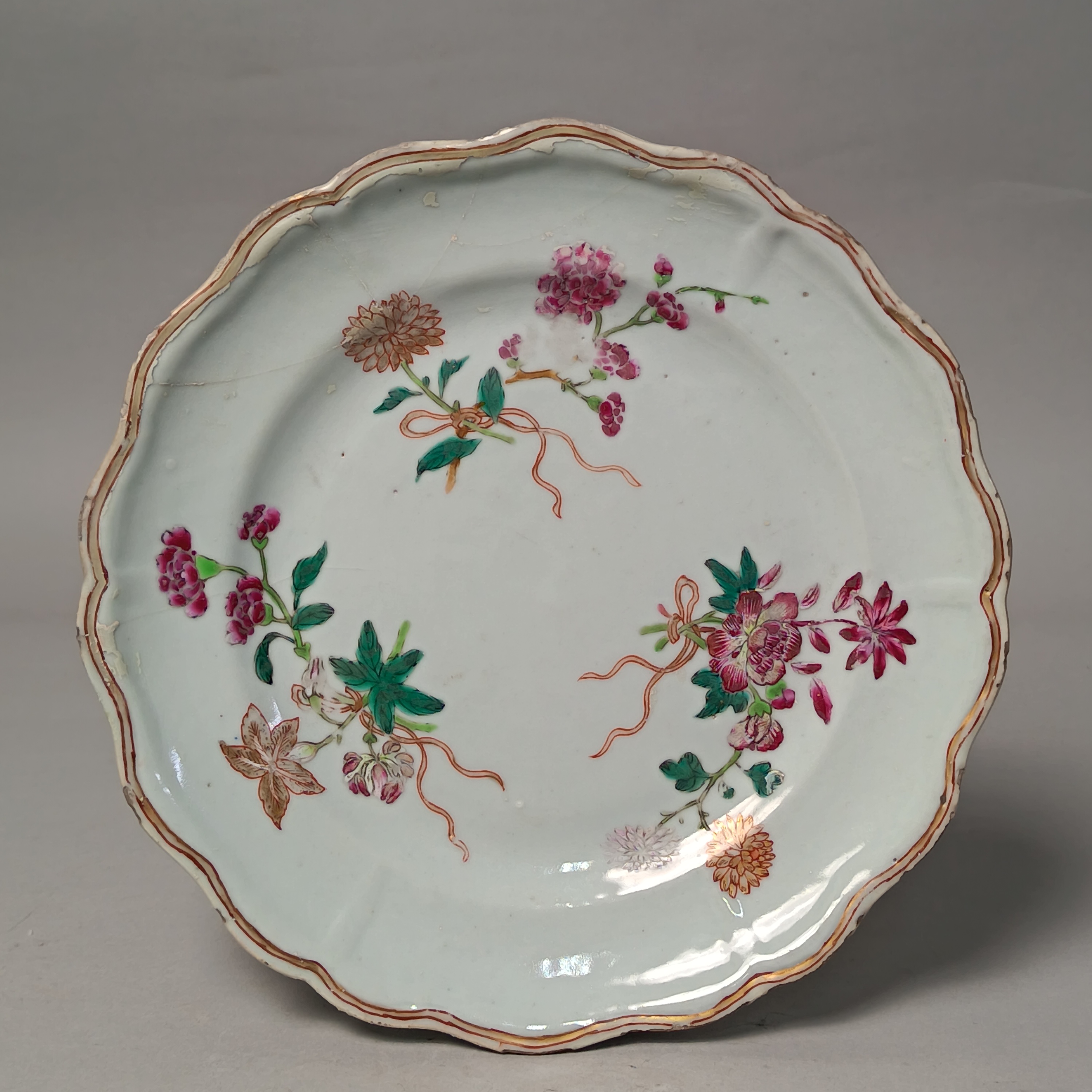 【010031052】BJ 清乾隆 粉彩花卉描金花口盘