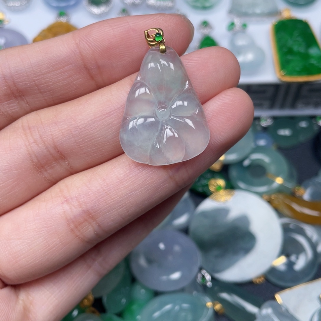 翡翠颈饰18K金镶嵌翡翠