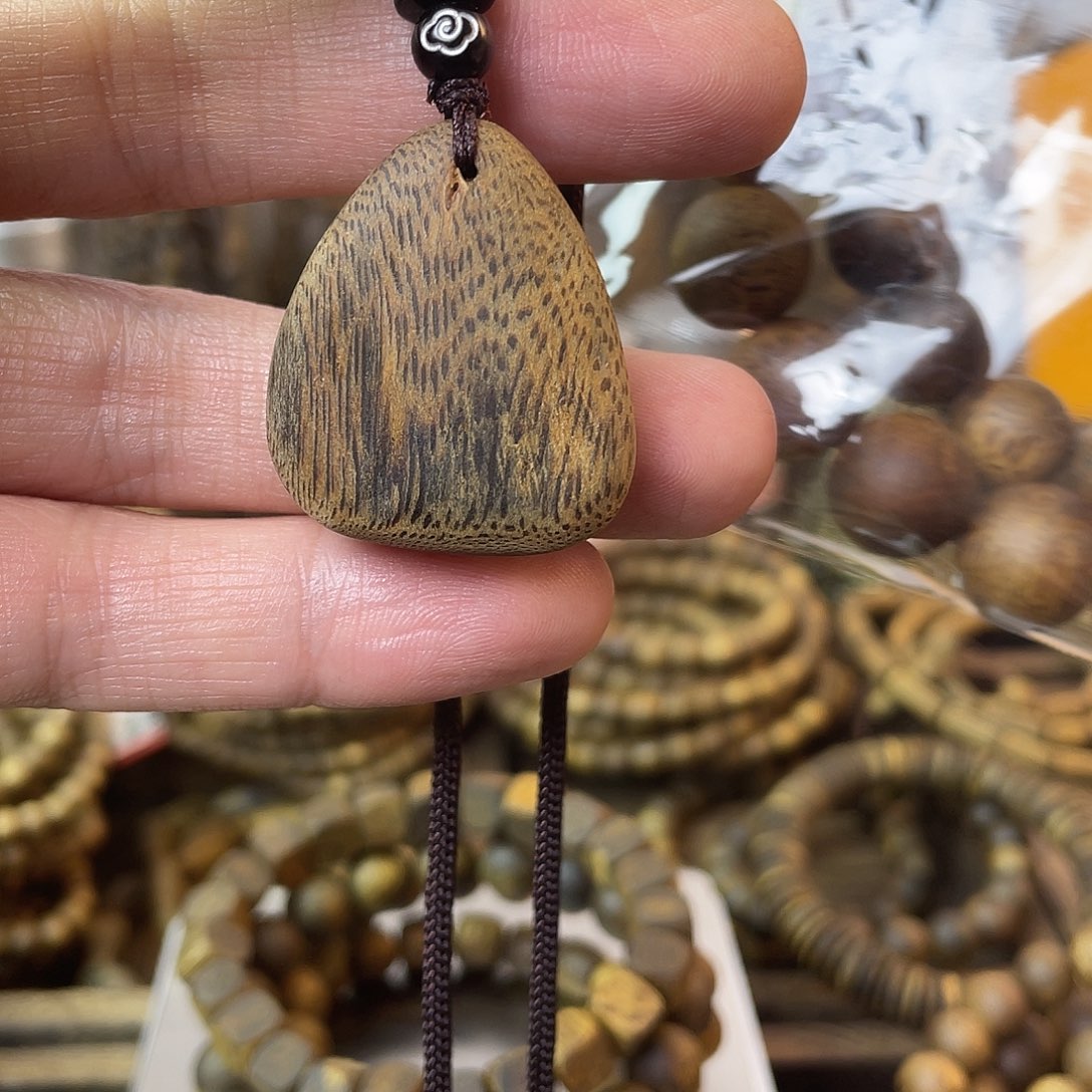 @***@心牌无事牌沉香奇楠吊坠