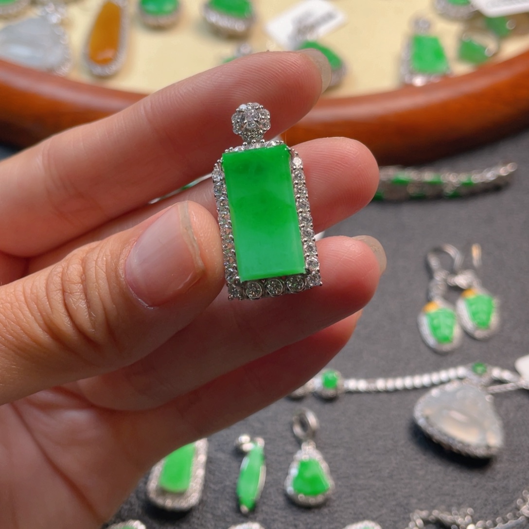 翡翠吊坠(不含链)银S925镶嵌