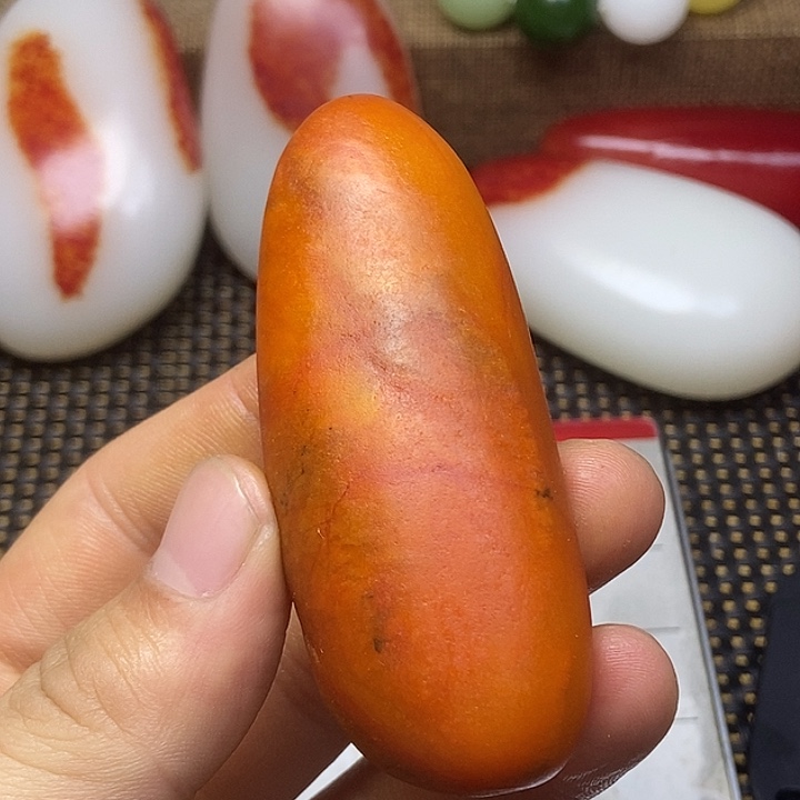 和田玉未镶嵌把件