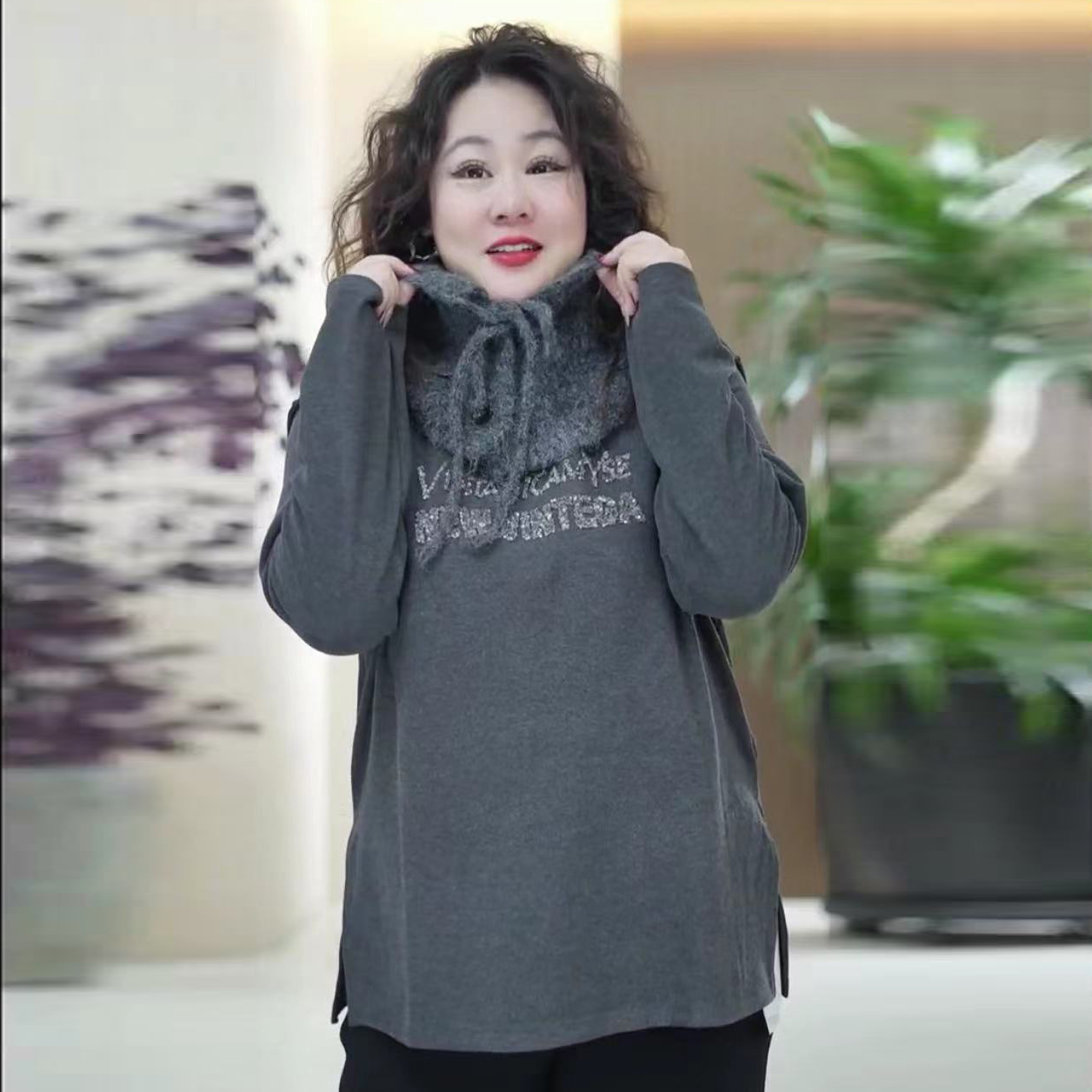 【送针织毛领围巾】双面绒珠片绣圆领卫衣大码弹力保暖冬季打底衫女