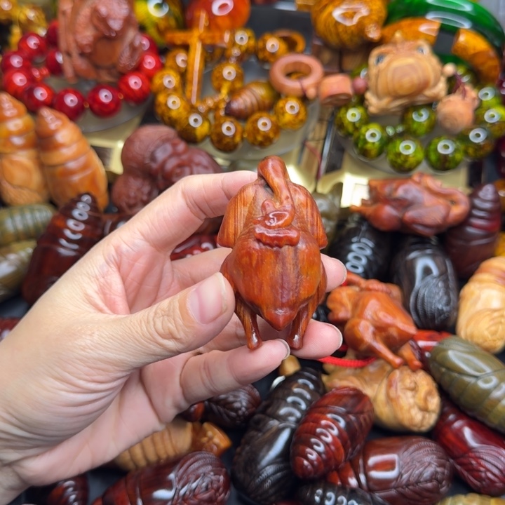 松木琥珀木文玩手串