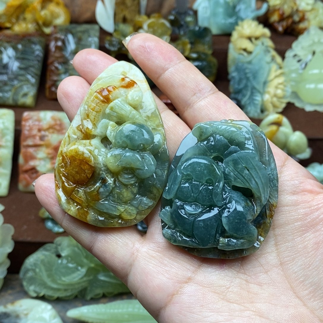 晓***晓蛇纹石玉未镶嵌吊坠(赠链)