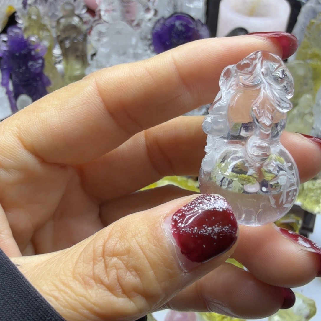 M***姐水晶未镶嵌珠宝半成品