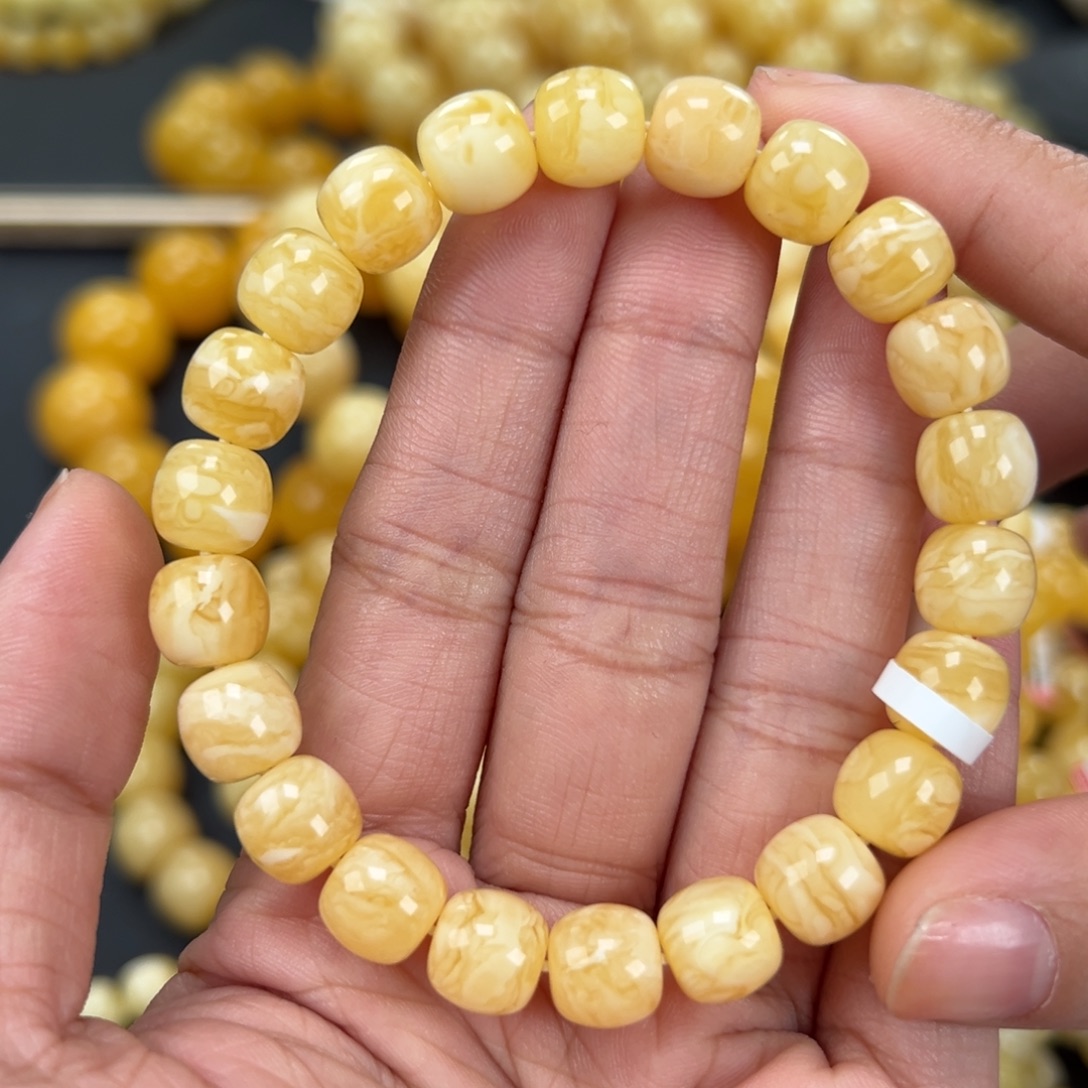 琥珀未镶嵌手链9.5mm 11.8克