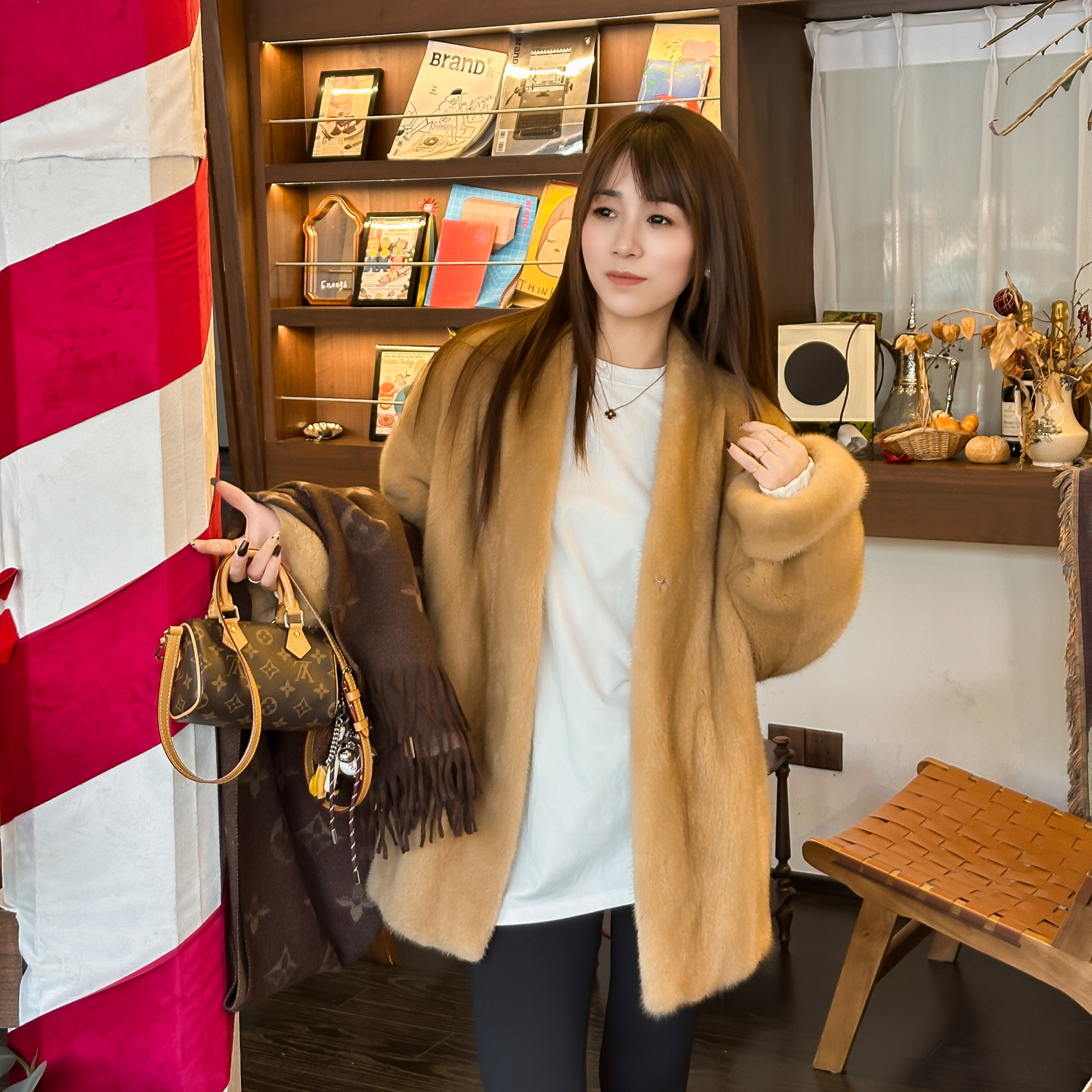 [海老板]2025新款进口水貂皮草女V领挽袖