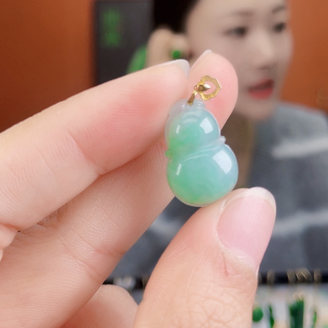 翡翠18K金镶嵌耳饰