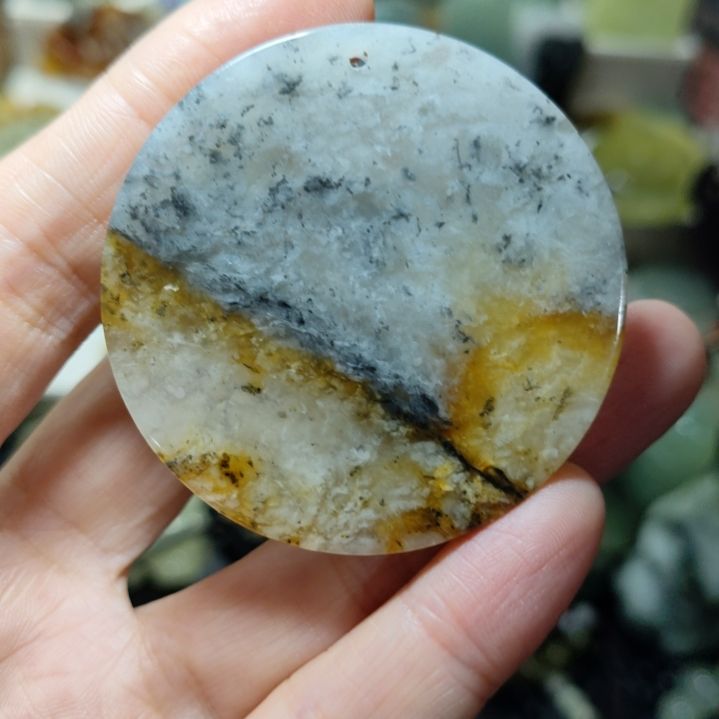 岫玉未镶嵌挂坠款式