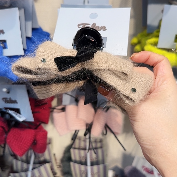 布艺非金属灰色毛线大抓夹