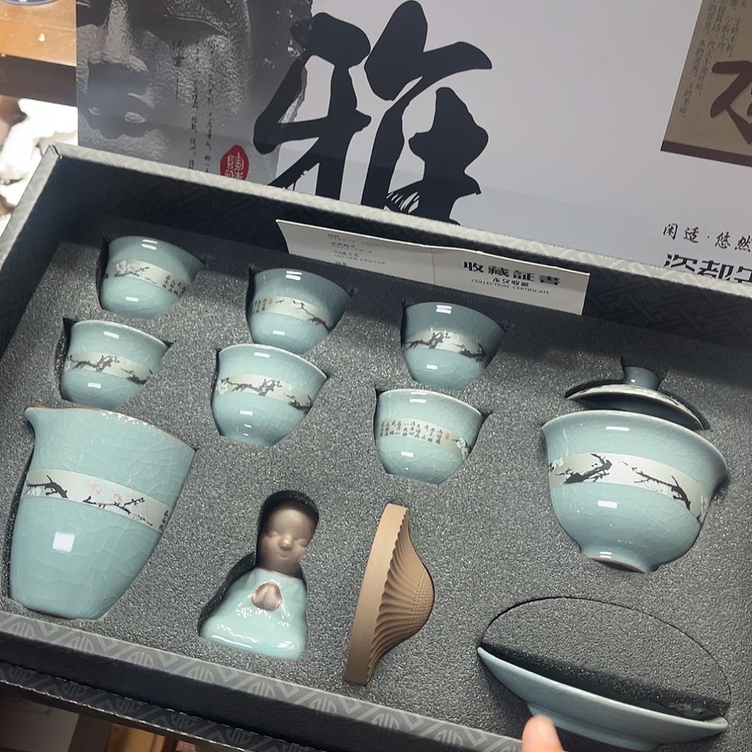 孤品茶具套装等。       