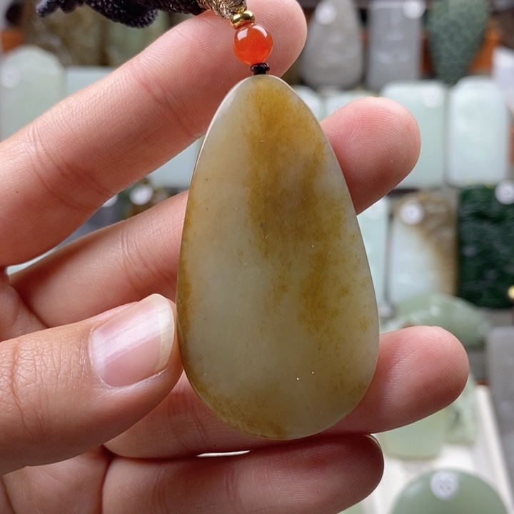 和田玉（糖玉）未镶嵌颈饰