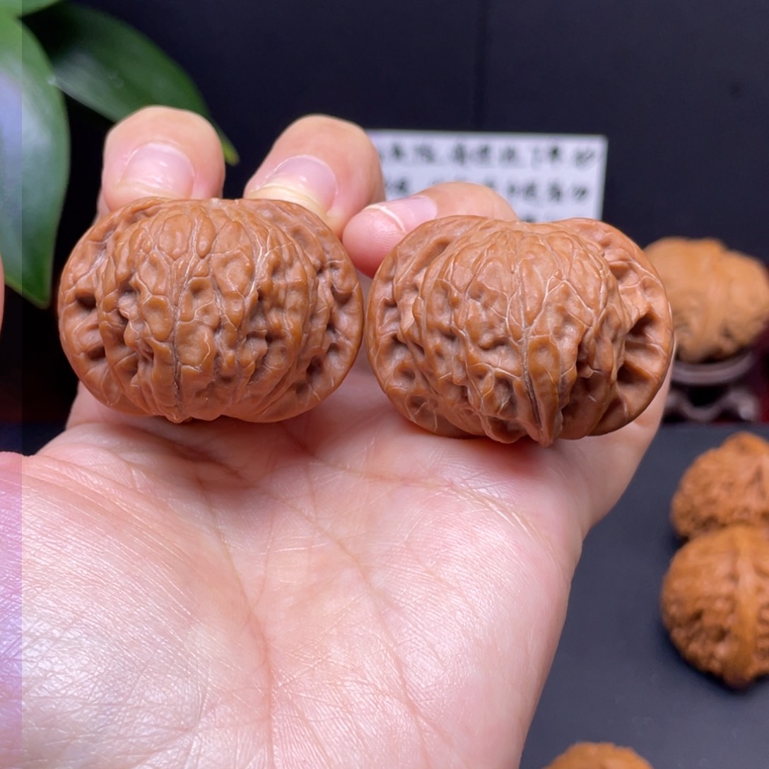 文玩核桃吊坠42尺全品山字尖磨盘