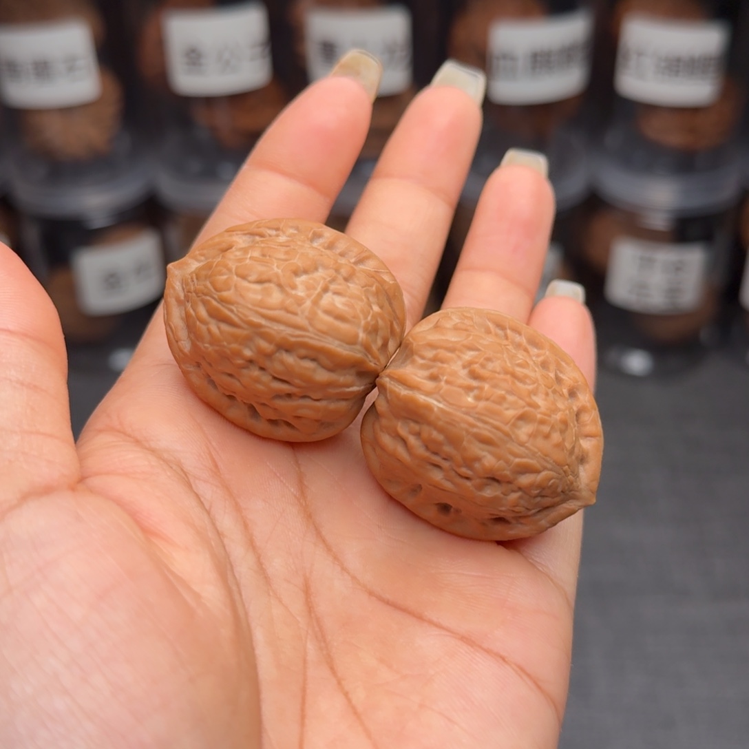 蓄***宝文玩核桃把件舍利