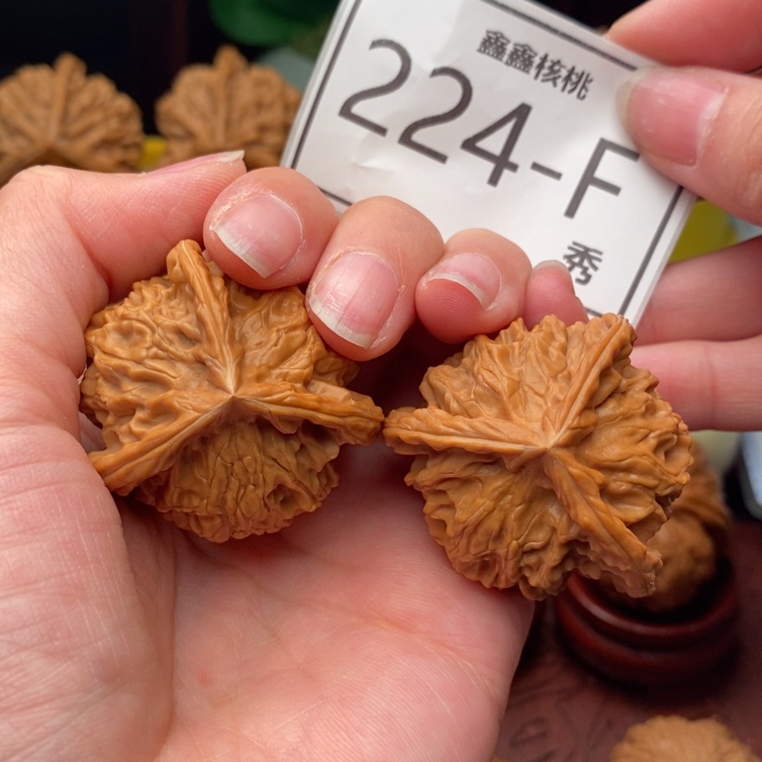 文玩核桃把件盘山奔39