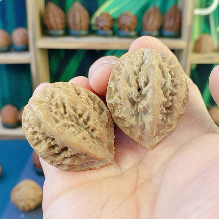 文玩核桃吊坠88血灯笼40尺