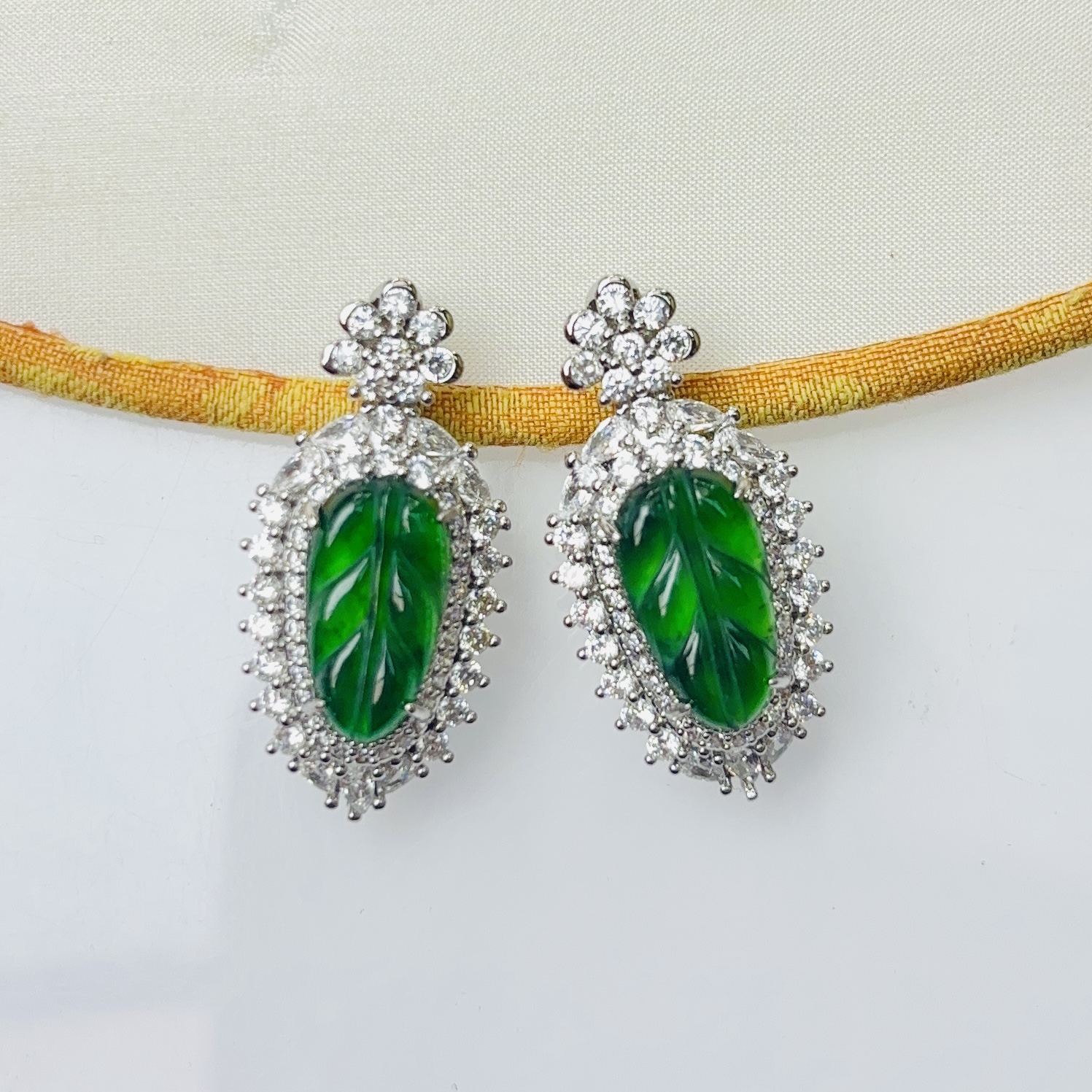 【秋姐家】天然A货翡翠叶子吊坠/多样性发一件&569254