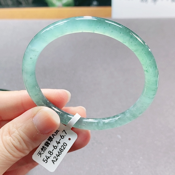 【闪购商品】翡翠手镯（圆镯）未镶嵌