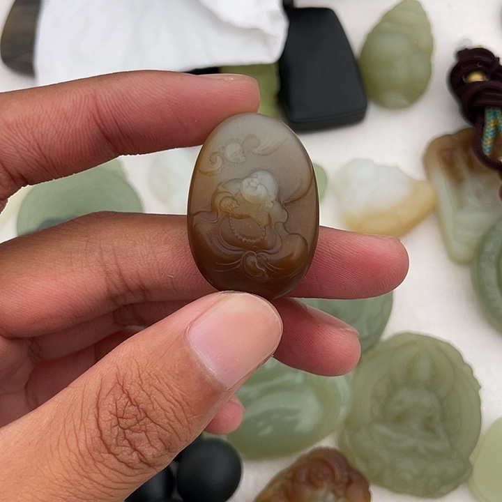 和田玉（糖玉）未镶嵌颈饰