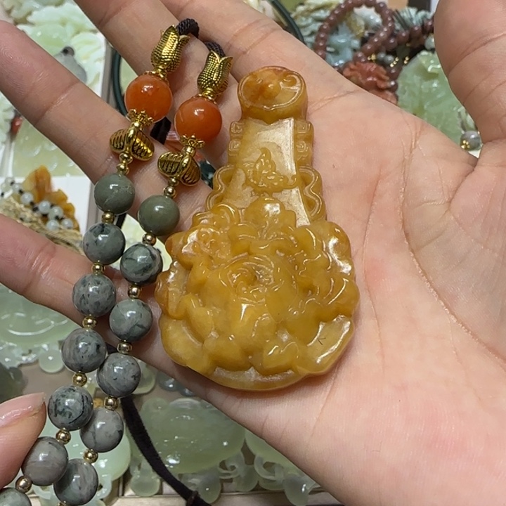 蛇纹石玉吊坠未镶嵌