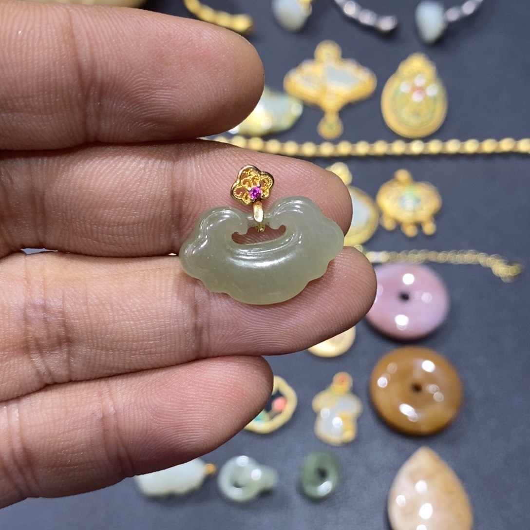 和田玉颈饰银S925镀金镶嵌