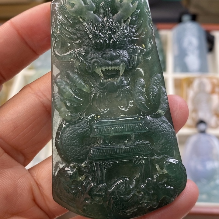 翡翠颈饰未镶嵌火**土翡翠