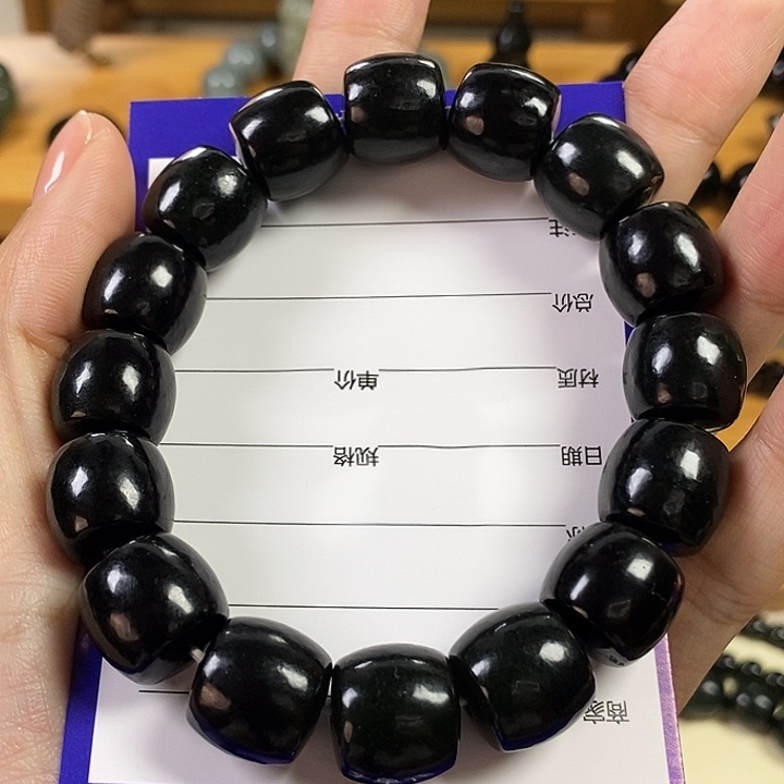 柳***明和田玉未镶嵌手链