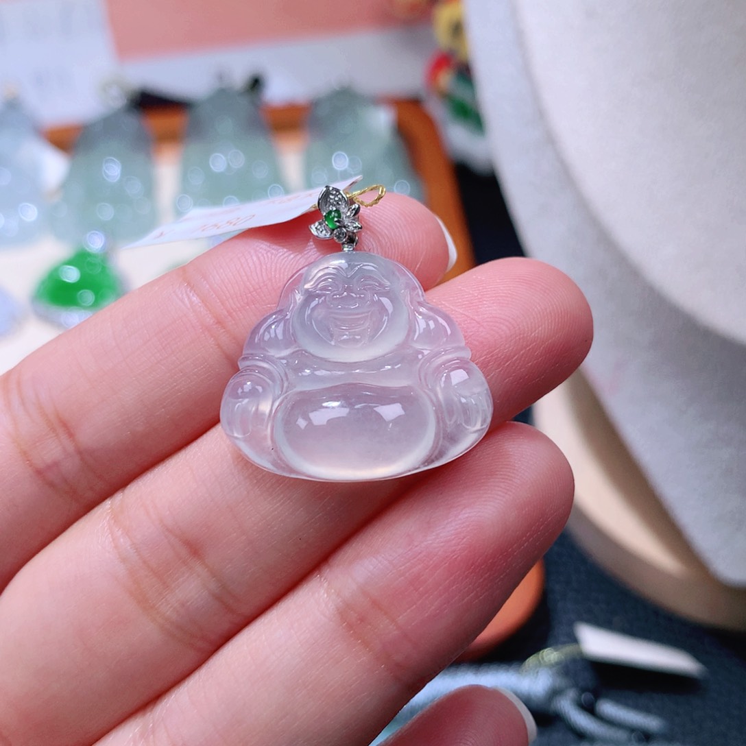 颈饰18K金镶嵌翡翠佛公