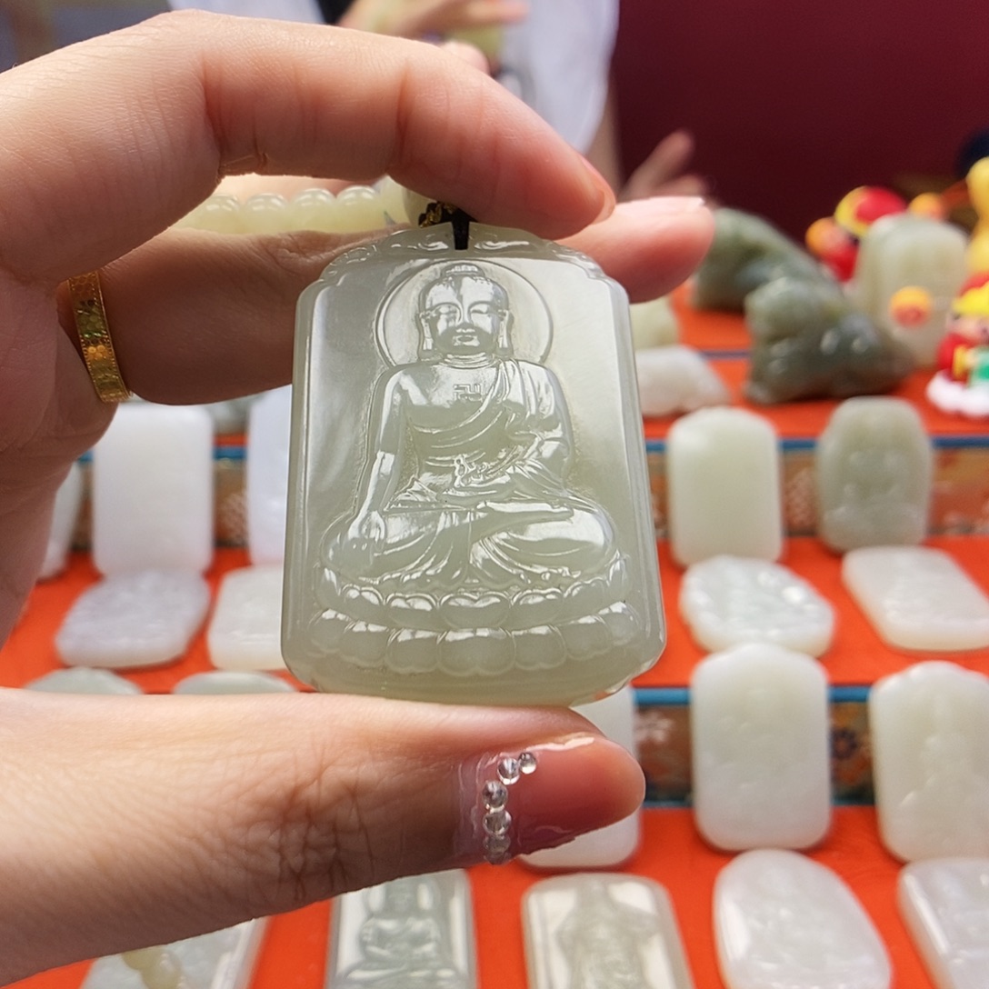 醉***寻和田玉未镶嵌颈饰