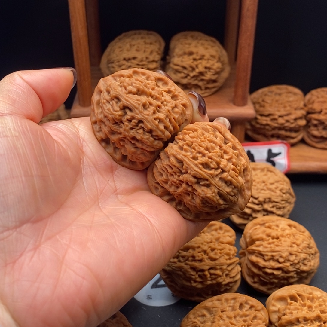 文玩核桃吊坠南疆08号39尺正三角全品