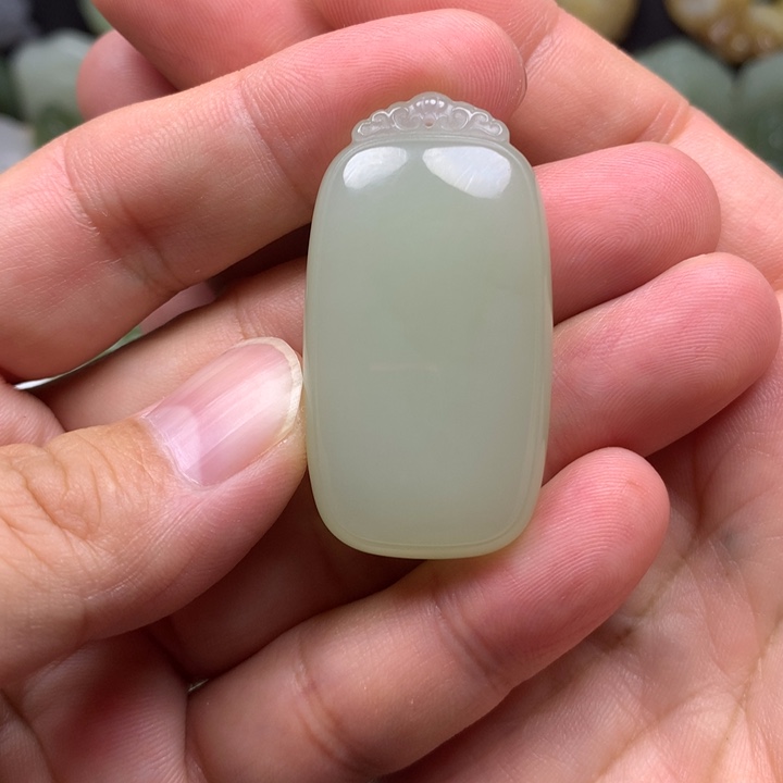 秀***秀和田玉未镶嵌颈饰