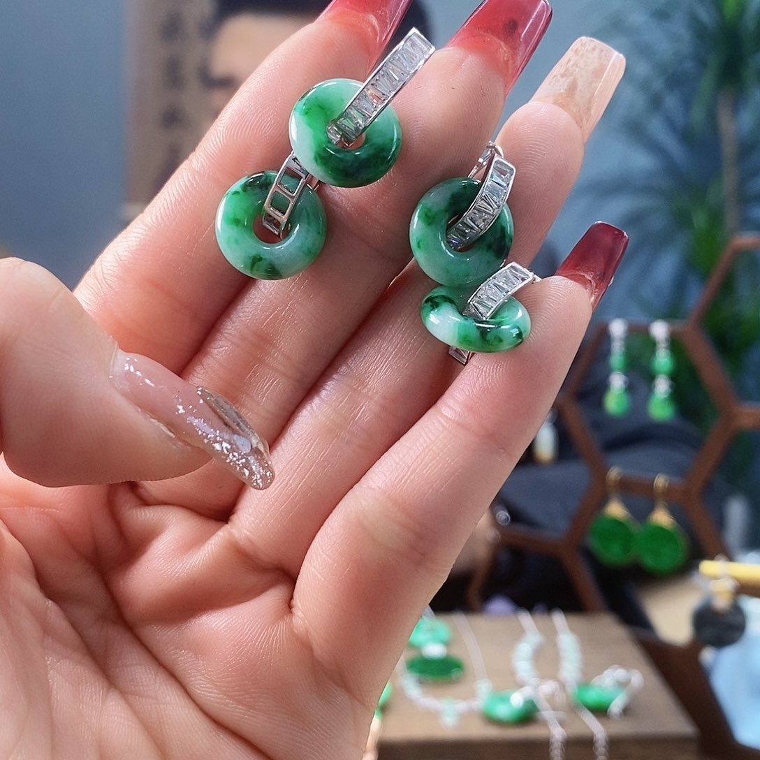 翡翠耳饰银S925镶嵌多样发其一