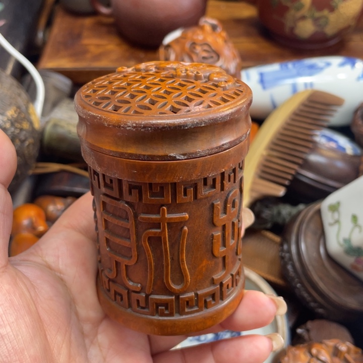 陶陶瓷艺术家的的一个