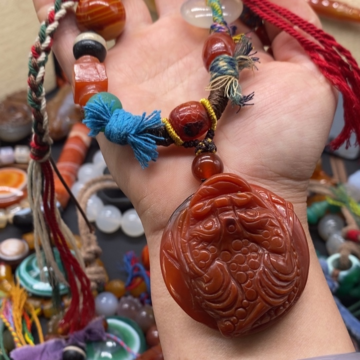 玛瑙/玉髓颈饰未镶嵌宝**姑