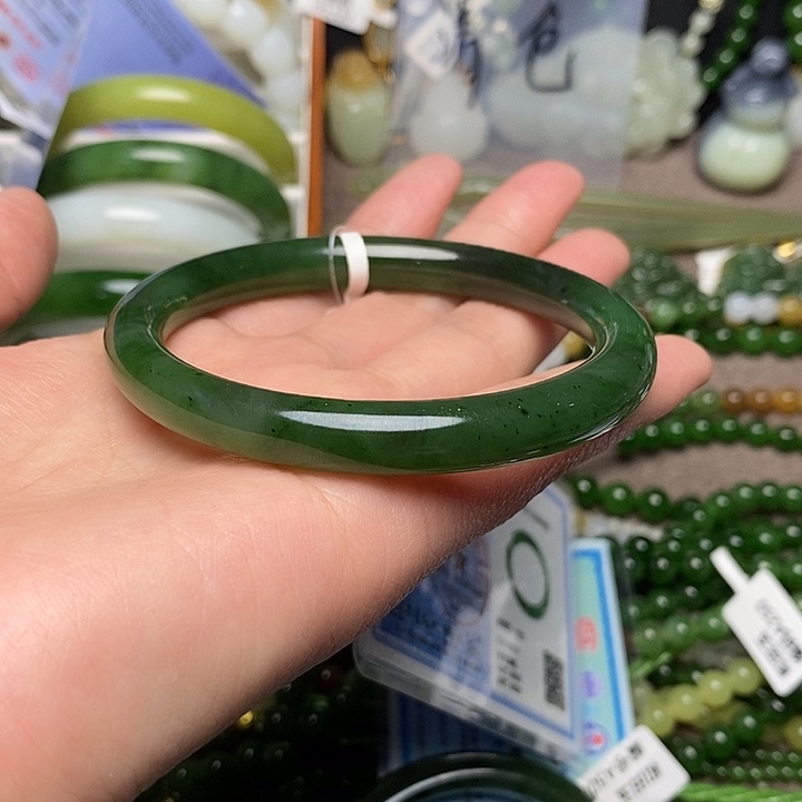 和田玉未镶嵌手镯60