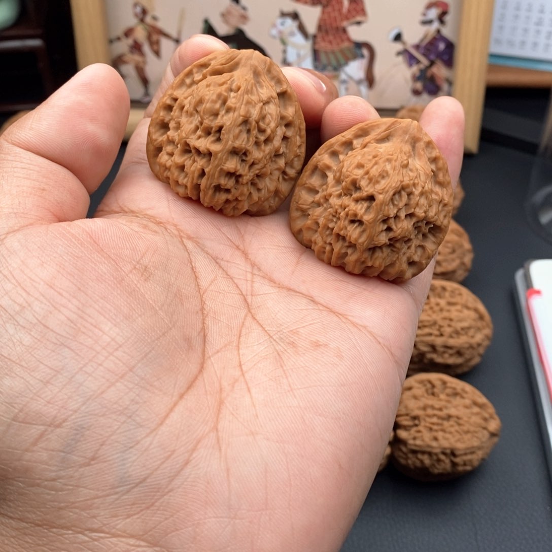 文玩核桃吊坠流**声好运南将石文玩核桃