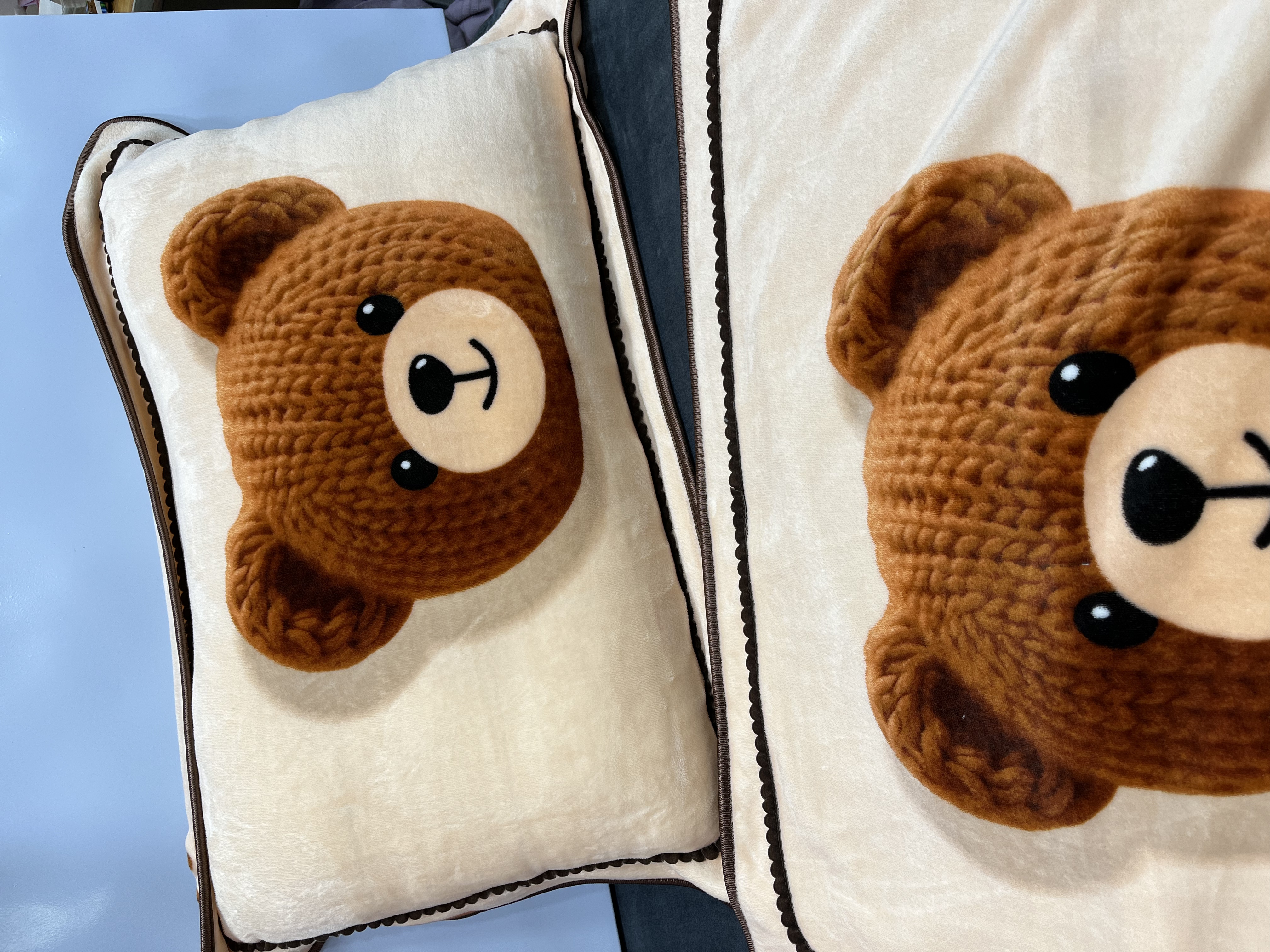 小熊加厚牛奶绒枕套一对48*74cm