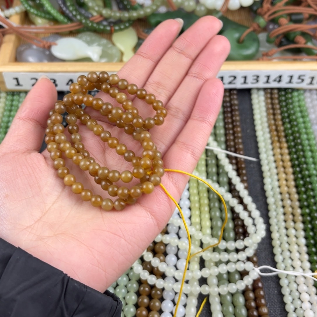 土***叔和田玉未镶嵌颈饰