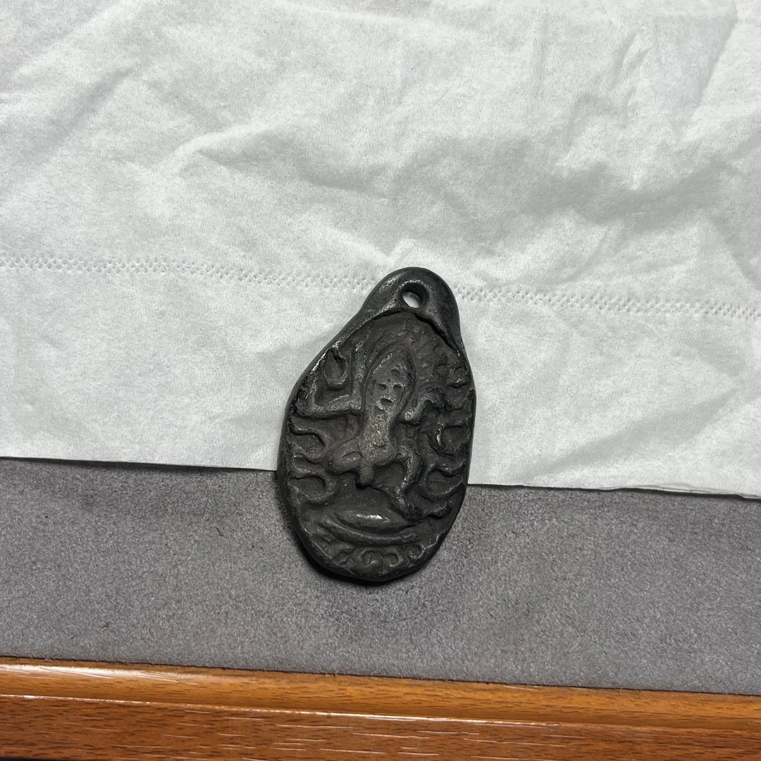 藏地风格泥塑娘啦擦擦吊坠。直播间