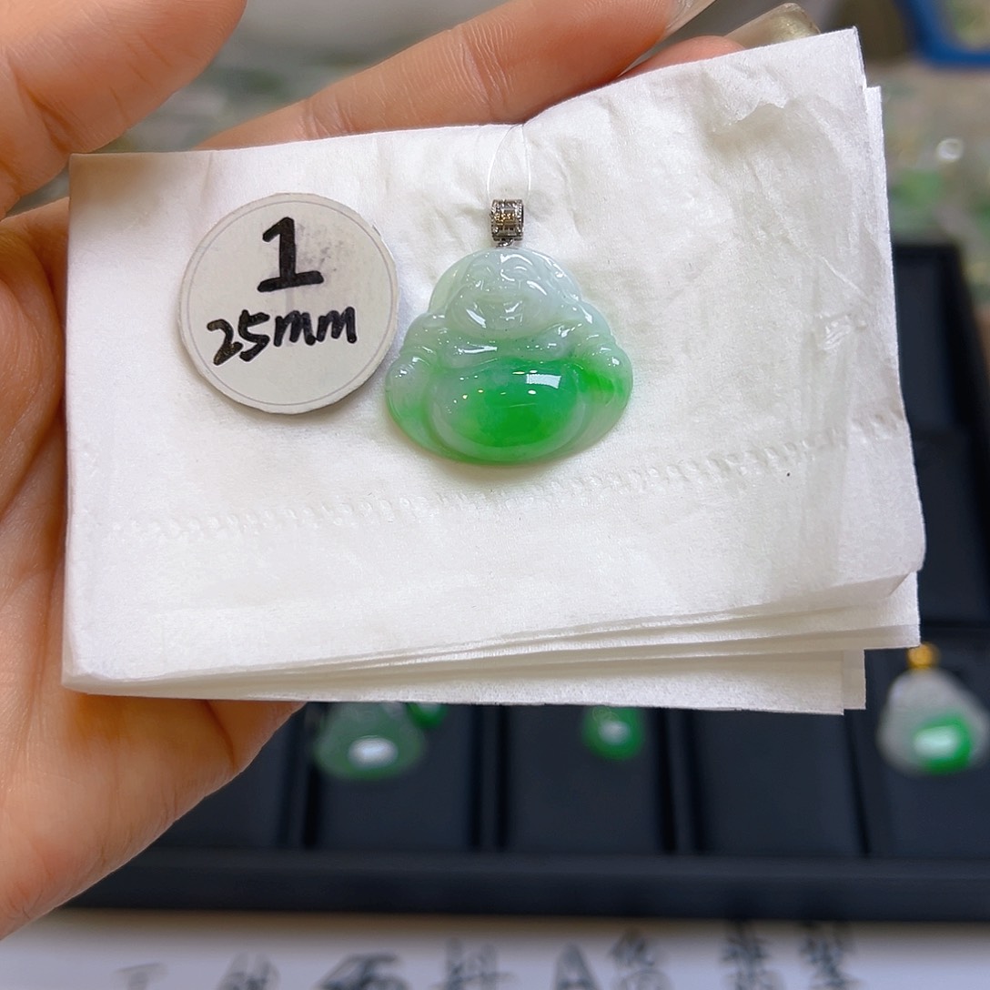 翡翠颈饰18K金镶嵌翡翠