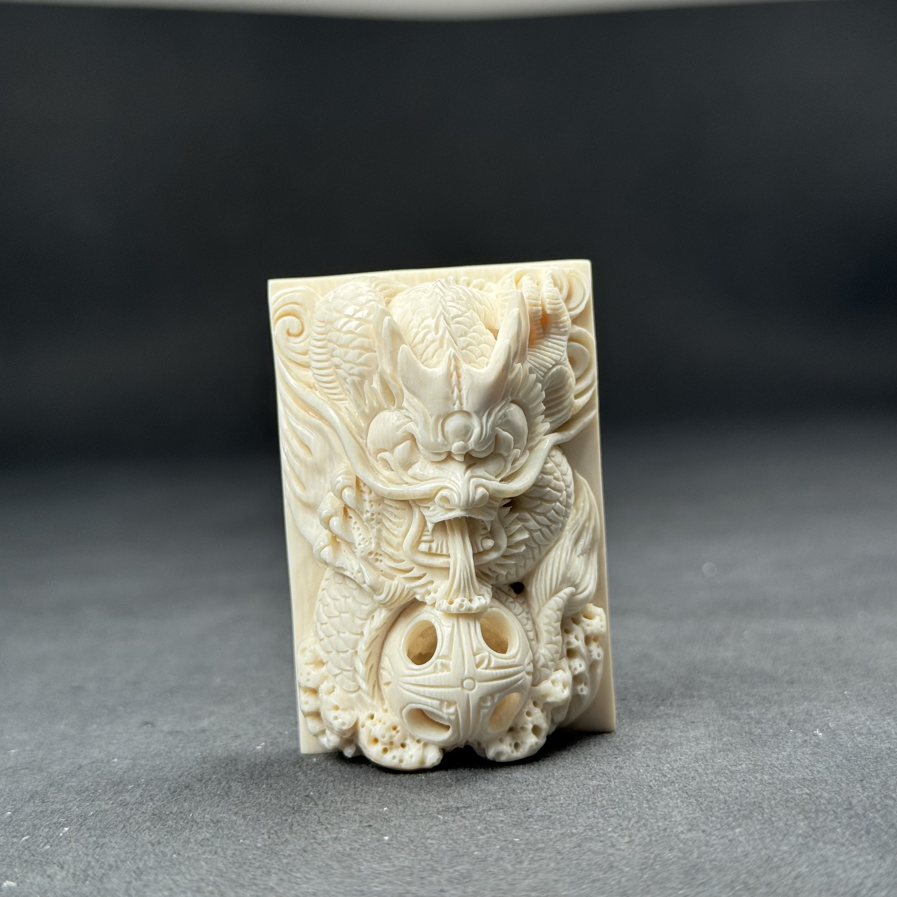 H92-07天然猛犸牙雕刻龙牌55*36*24mm一物一图 假一罚十