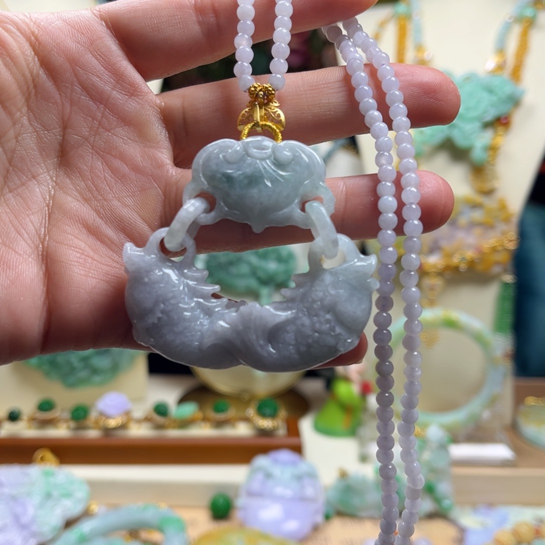 翡翠颈饰未镶嵌天然翡翠