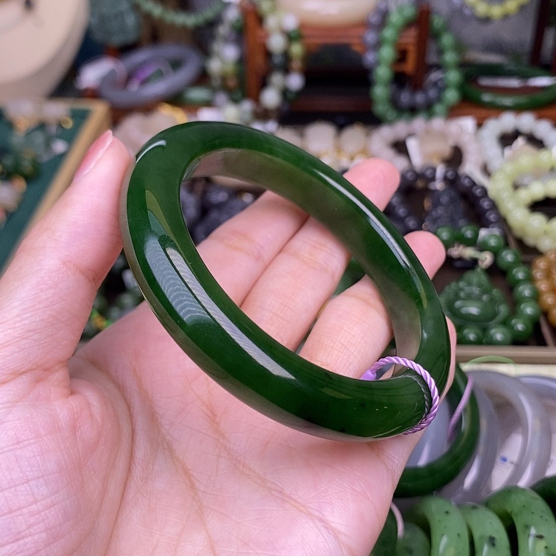 和田玉色差级碧玉菠菜绿7号矿手镯55未镶嵌