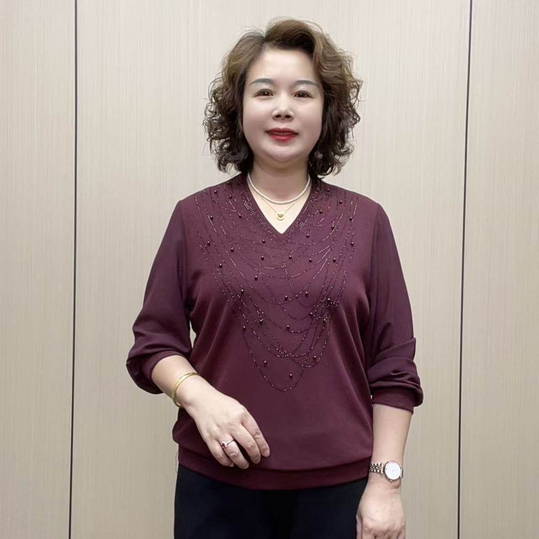 2025秋季宽松百搭洋气时尚中老年宽松气质显瘦V领长袖妈妈装