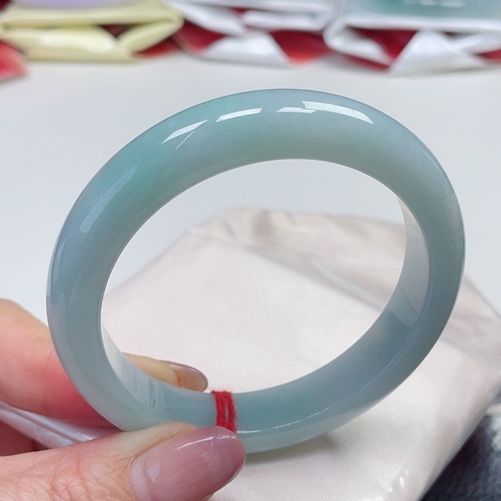 翡翠手镯未镶嵌缅甸翡翠