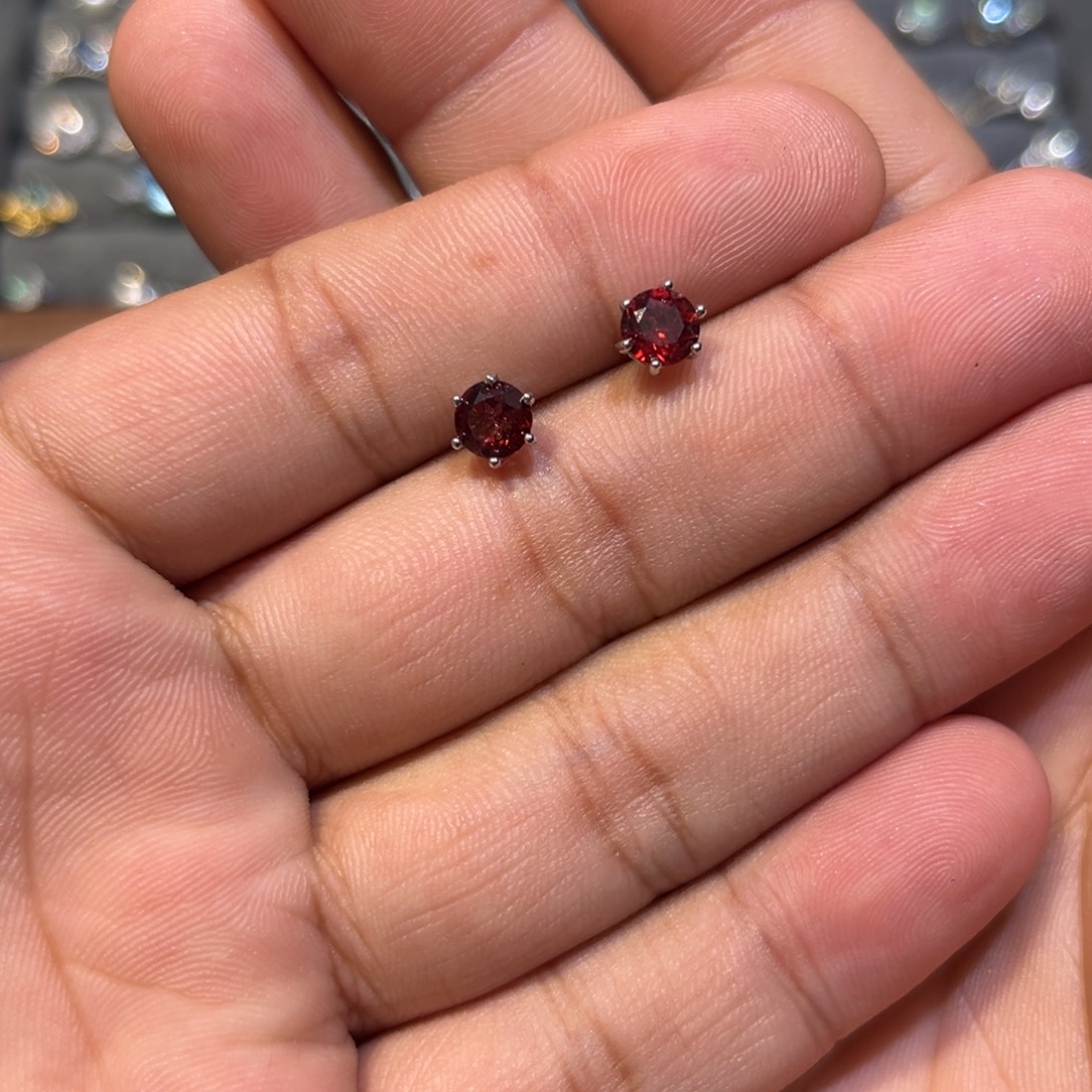银S925镶嵌耳饰石榴石