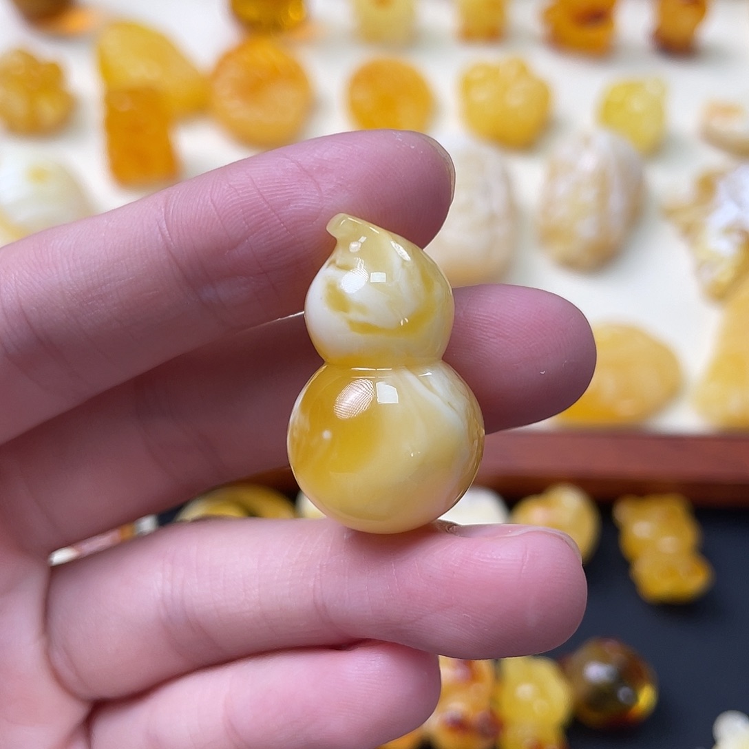 琥珀珠宝奇石未镶嵌