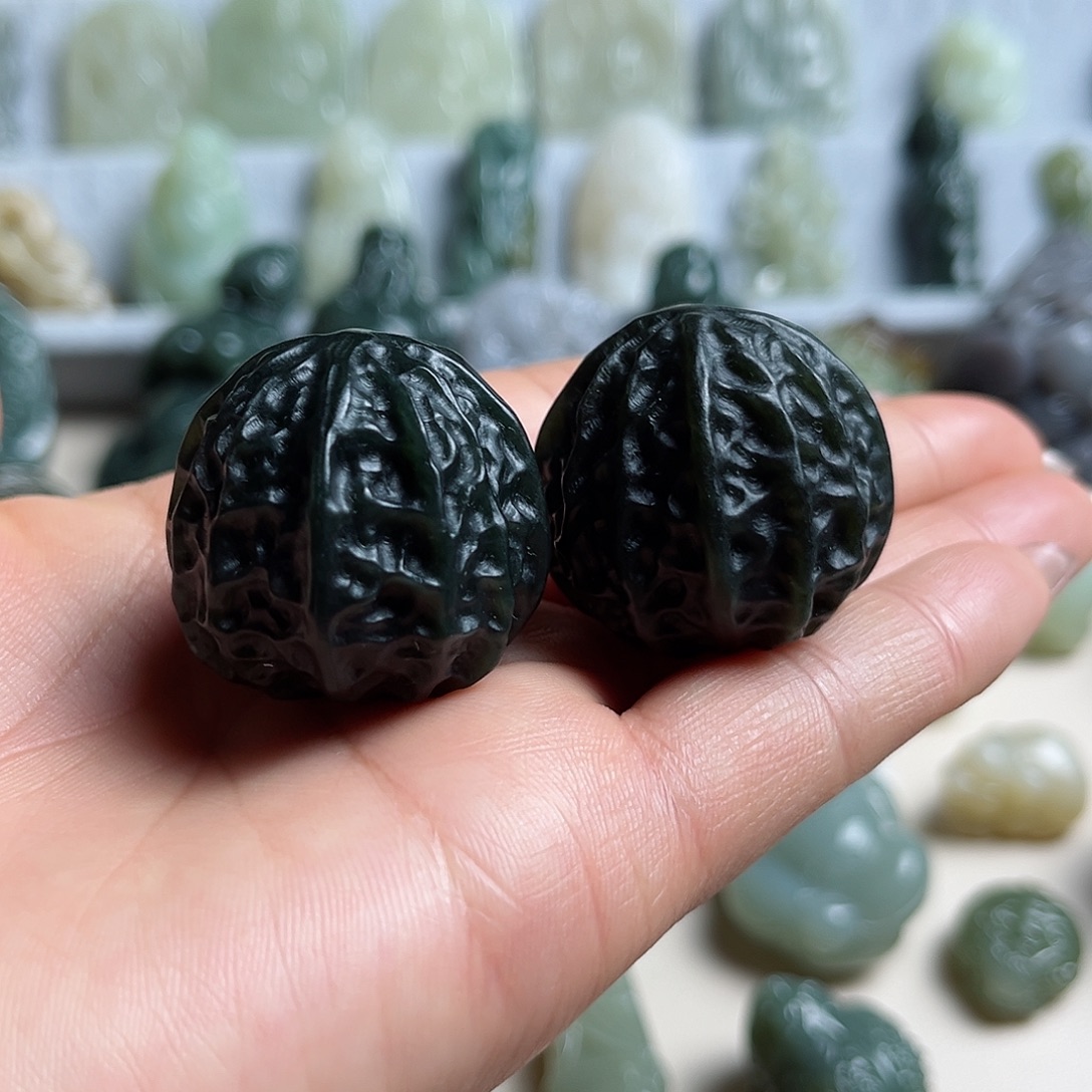 和田玉未镶嵌把件