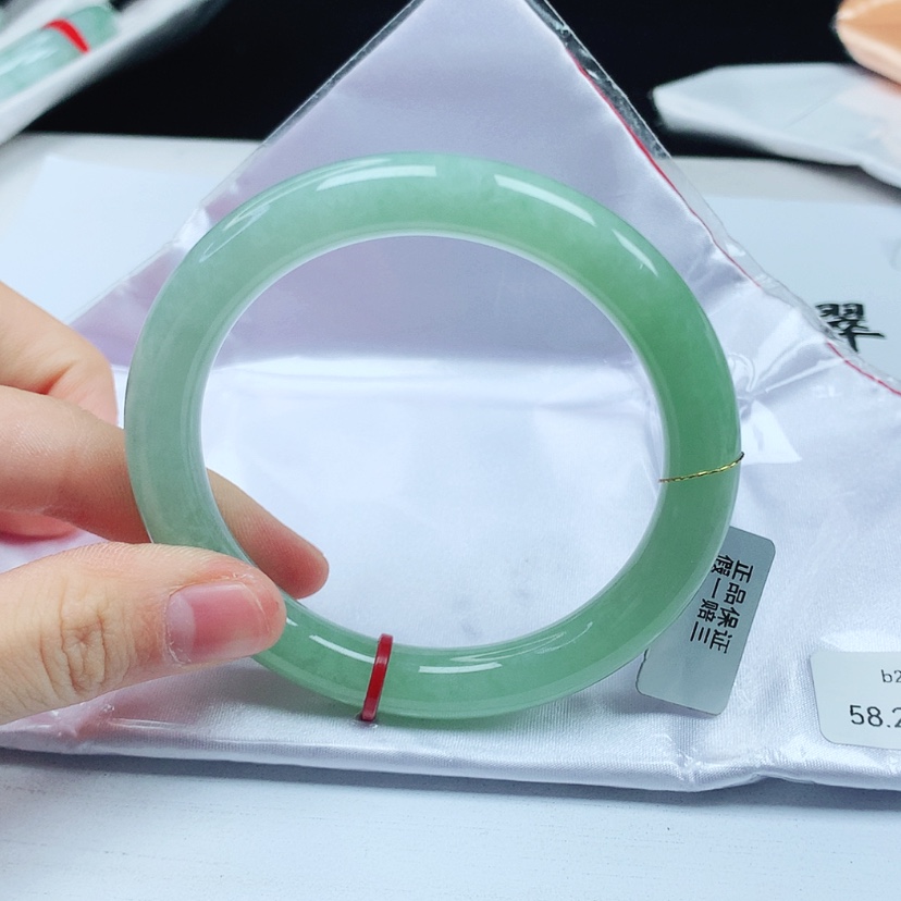 【闪购商品】翡翠手镯（圆镯）未镶嵌天然缅甸a货啊正58+